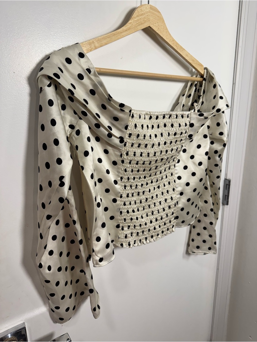 Reformation Niri silk top in portofino - size 8 - Picture 3 of 5